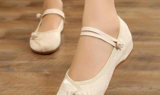 如何鉴定卓诗尼真假 卓诗尼女鞋旗舰店